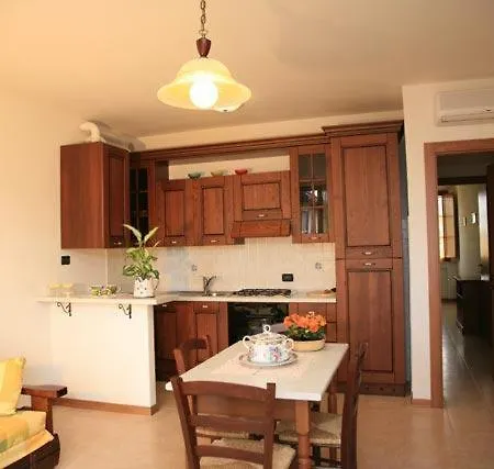 Podere Olmo Adriano Apartamento *