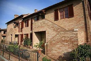 Podere Olmo Adriano Apartmán *