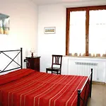 Podere Olmo Adriano 아파트 *